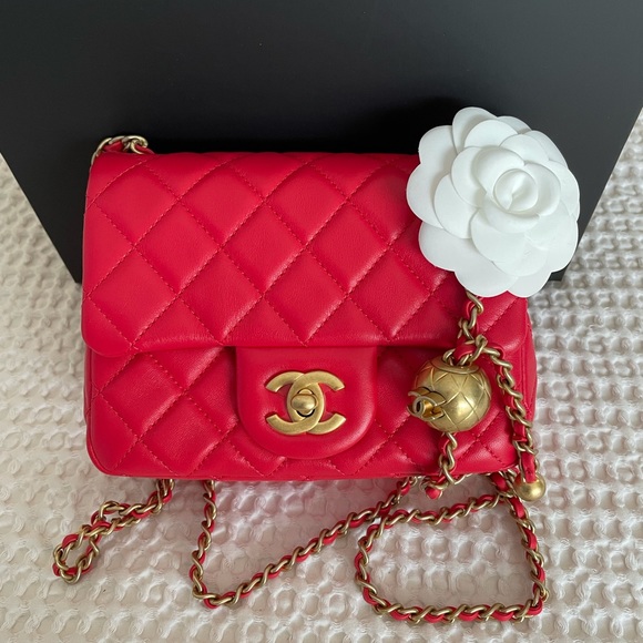 CHANEL Handbags - NEW Chanel 21B Red Pearl Crush Mini Crossbody Bag